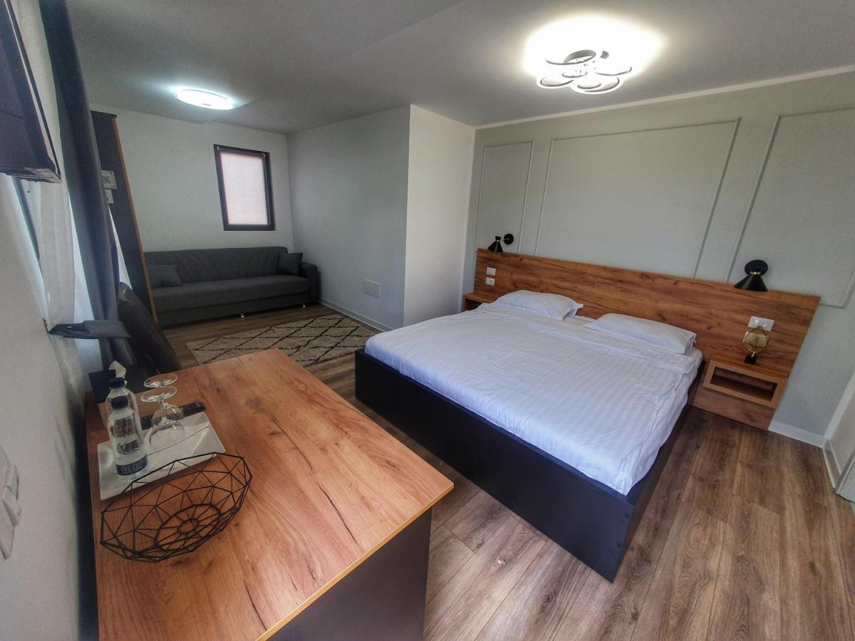 Vily Luxury Rooms Focsani Exterior photo